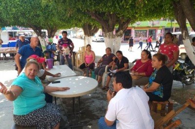 Alcalde  se reúne con locatarios del mercado público de Buenavista