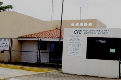 Retienen a empleados de la CFE en  Villacorzo
