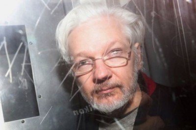Comentario a Tiempo || La lucha de Assange por su libertad, es lucha por la libertad de prensa 