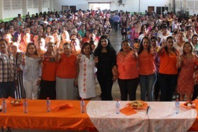 Con éxito se realiza conferencia por Día Naranja en San Pedro Buenavista