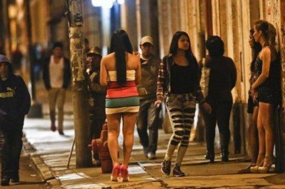 Crisis económica obliga a migrantes a prostituirse