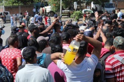 Desalojan a migrantes haitianos de campamento en Chiapas
